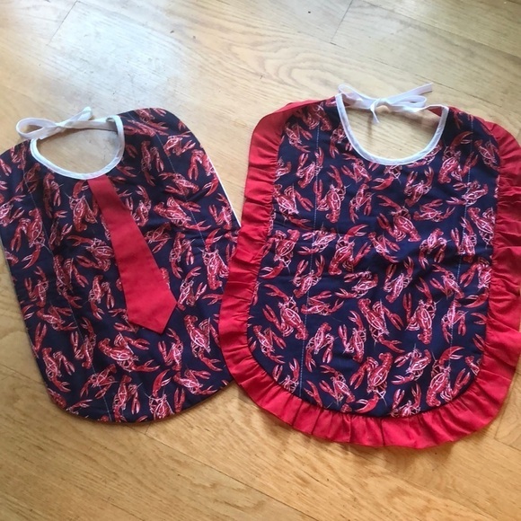 His and Hers Lobster 🦞 Bibs - Picture 1 of 4